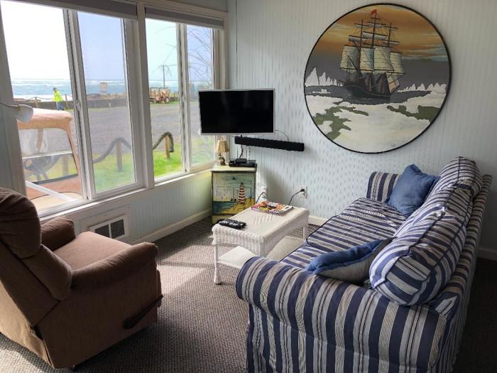 Nautical Star living room